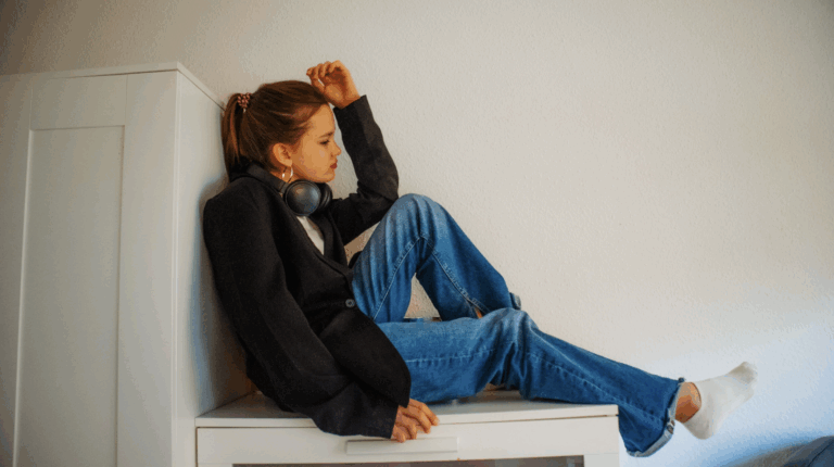 teen against wall upset - teen summer depression GTWC blog